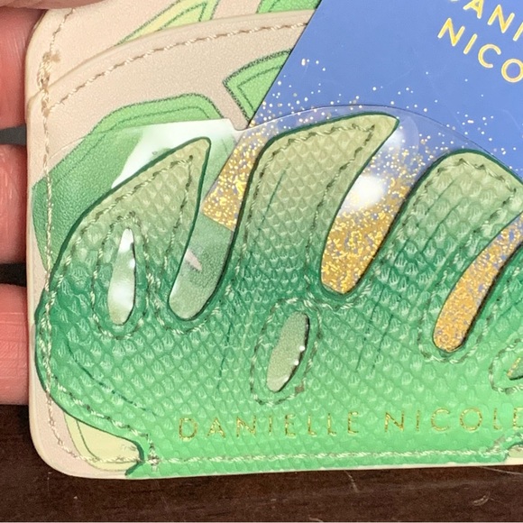 DANIELLE NICOLE DISNEY MOANA Monstera CARDHOLDER! - Picture 7 of 9